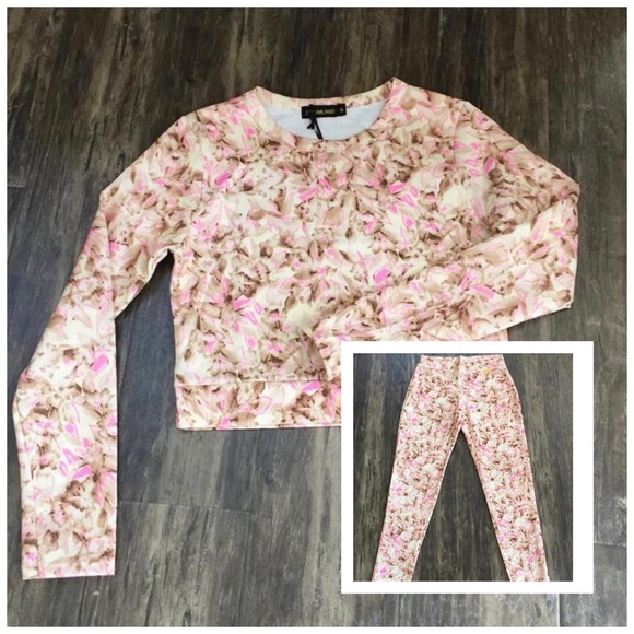 Top and bottom - Picture 1 of 3